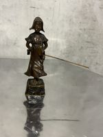 Bronzefigur Mädchen mit Rechen & Korb, Frühling-Deko, kleine