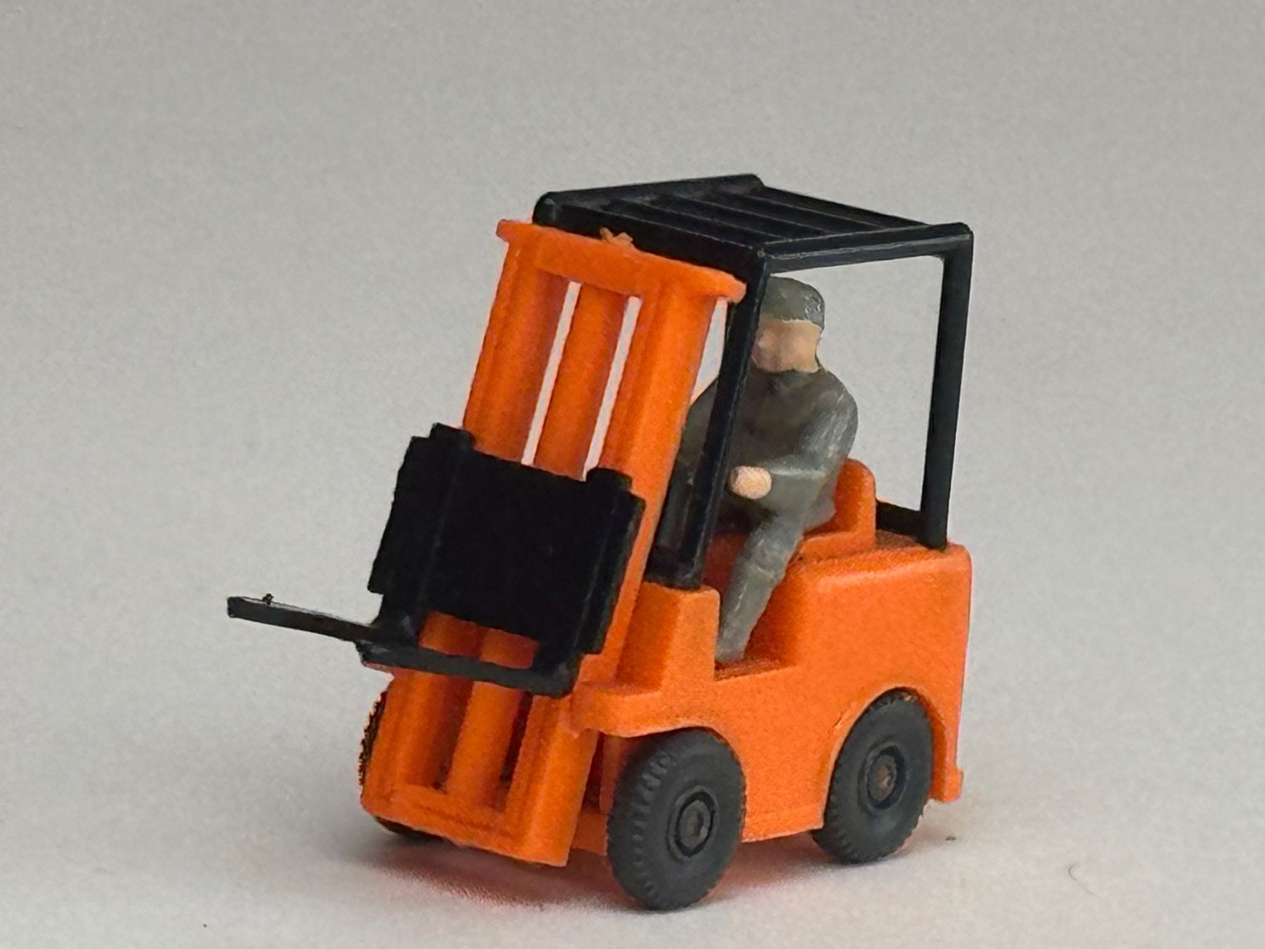 Wiking Modellini d'auto: Wiking Still Gabelstapler mit Schutzdach orange – Usato da Elm venduto da Wikmtz