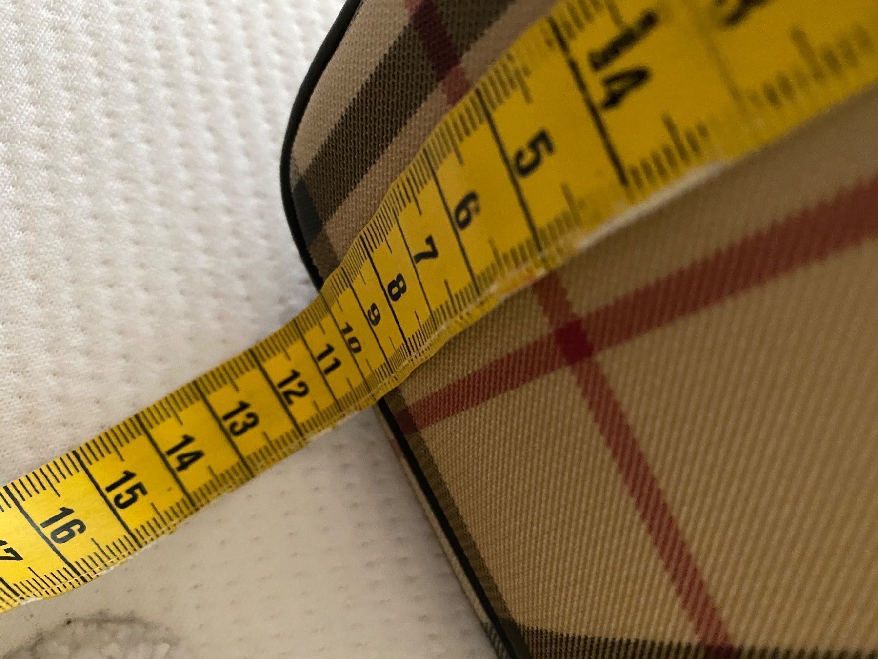 Burberry Borse da donna: Burberry Tasche – Usato da Stäfa venduto da 6senses 8