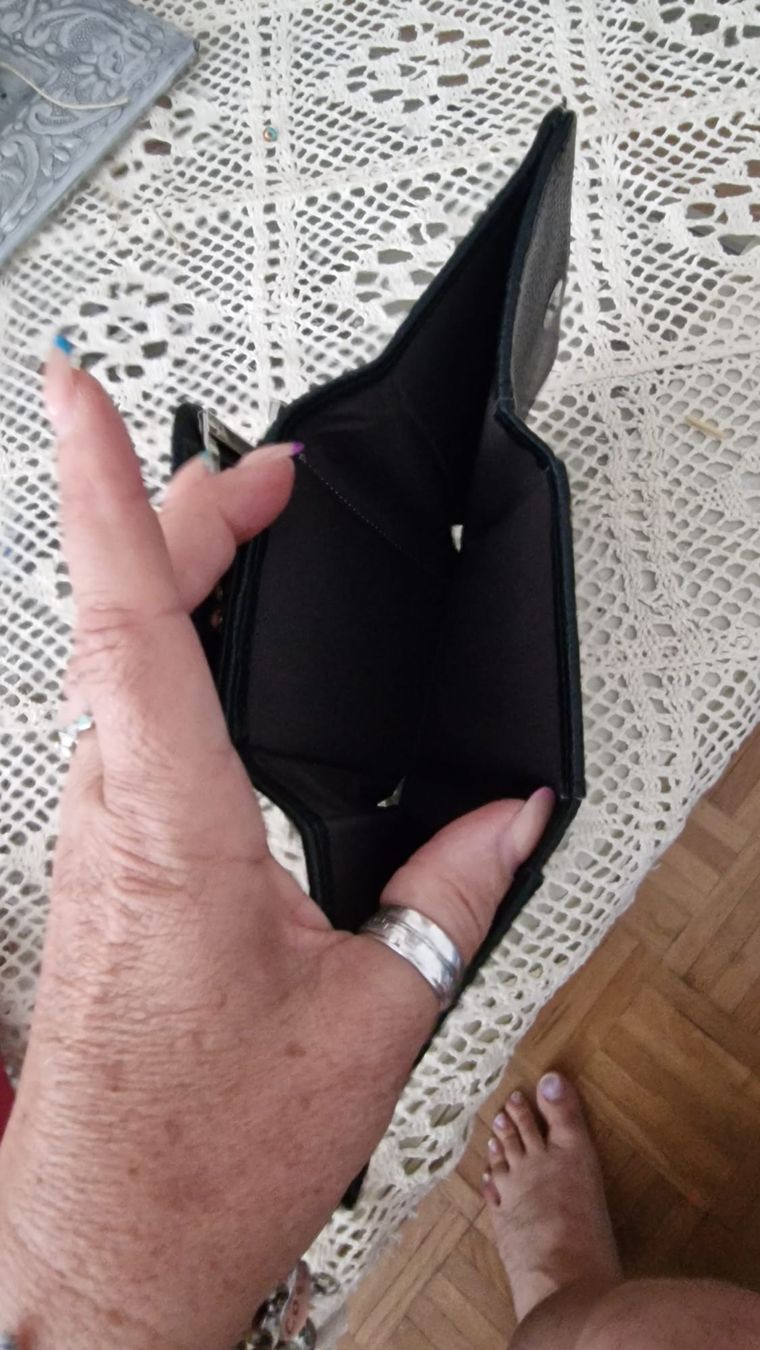 Portamonete: Geldbörse Damen Schwarz mit Logo neu – Nuovo (secondo la descrizione) da St.Gallen venduto da Avena135 3