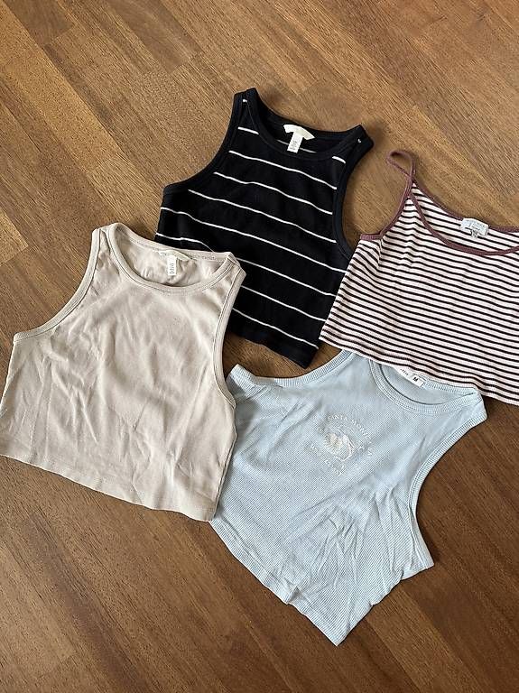 H&M Tops: diverse Tops / Shirts / Tanktops – Gebraucht aus St. Niklausen LU von Sundy01