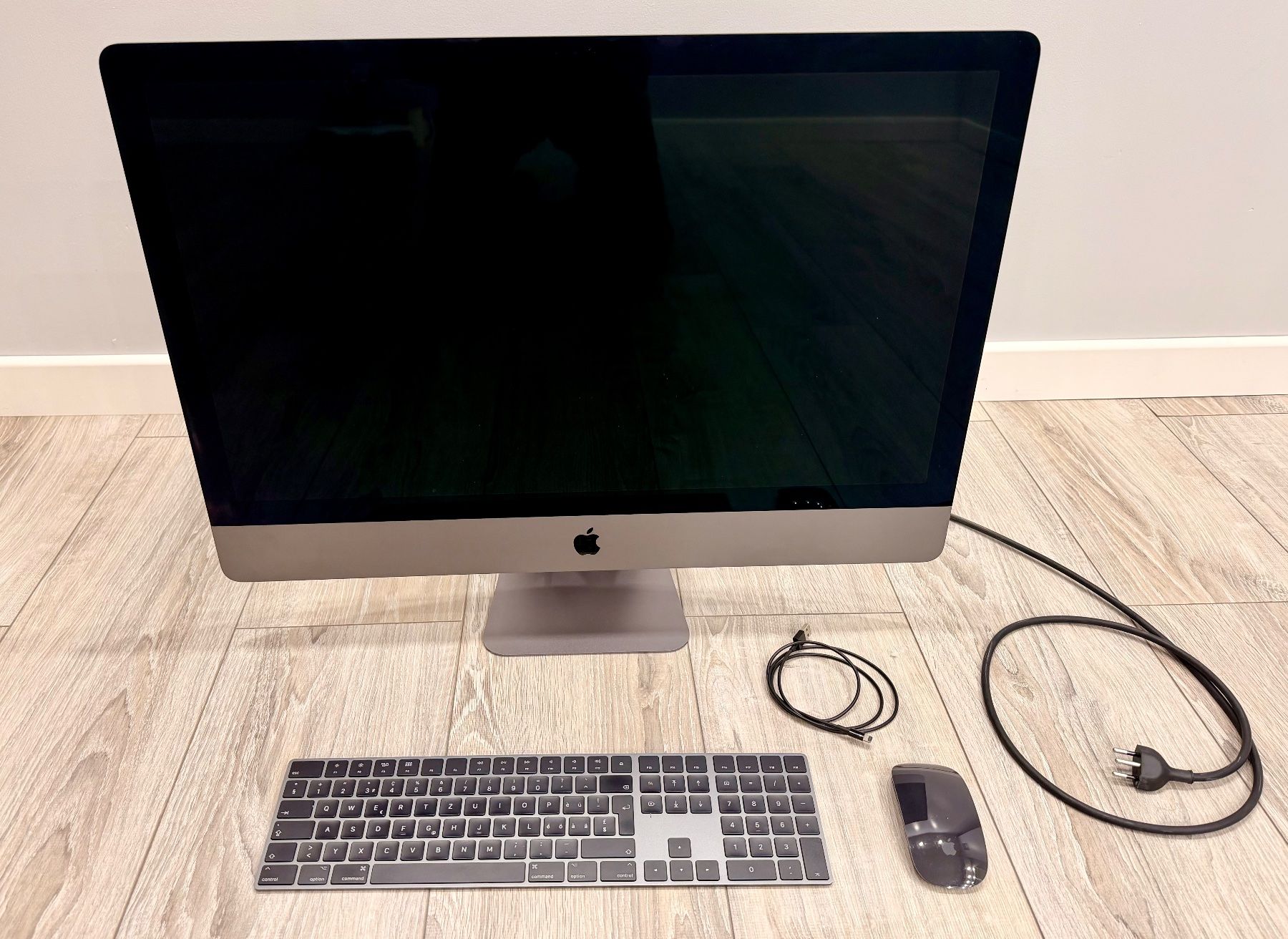 Apple PC: iMac Pro Retina 27" – Usato da Le Grand-Saconnex venduto da mas_snn5 1