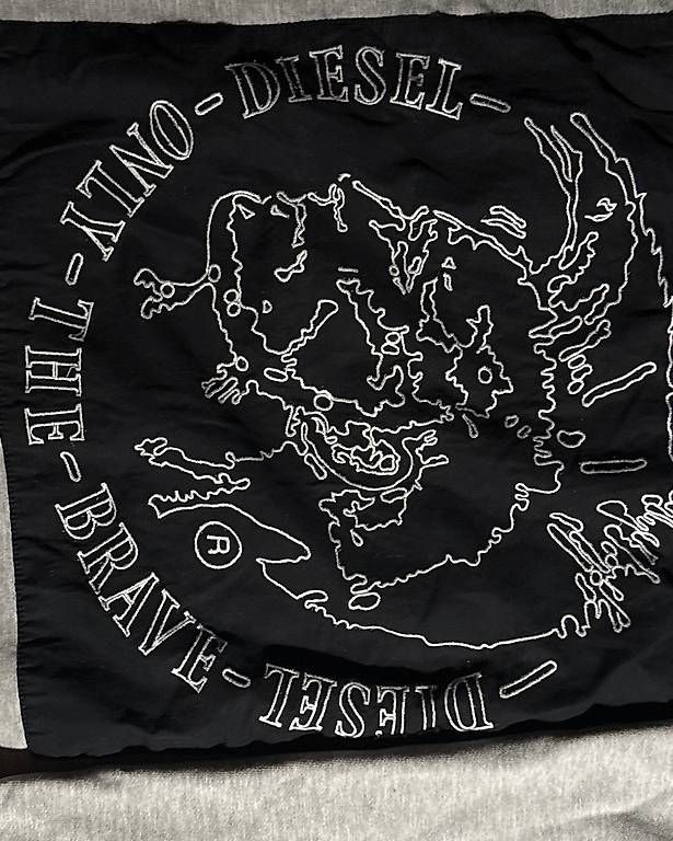 T-shirt: pull diesel Xl – Usato da Lausanne venduto da def_7qwq 1