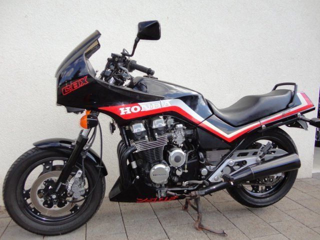 Cronologia CBX 750F