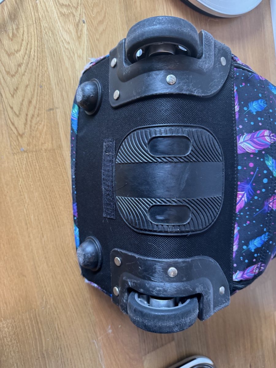 Kindertaschen: Koffer / Rucksack mit Rollen – Gebraucht aus Bern von Arecibo07 5