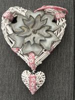 Rustikales Herz weiss/grau mit Edelweiss shabby style