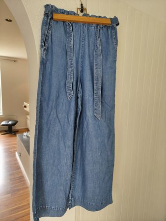 High-Waist-Denimhose in Grösse 36 – Wie neu!
