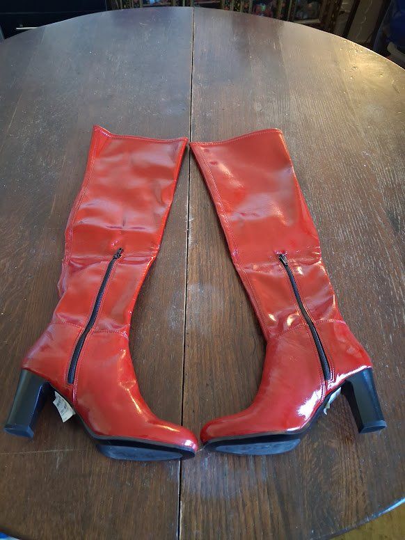 Chaussures femmes: Botte rouge à talon 38 – Neuf avec emballage d'origine à Genève par Bell-47