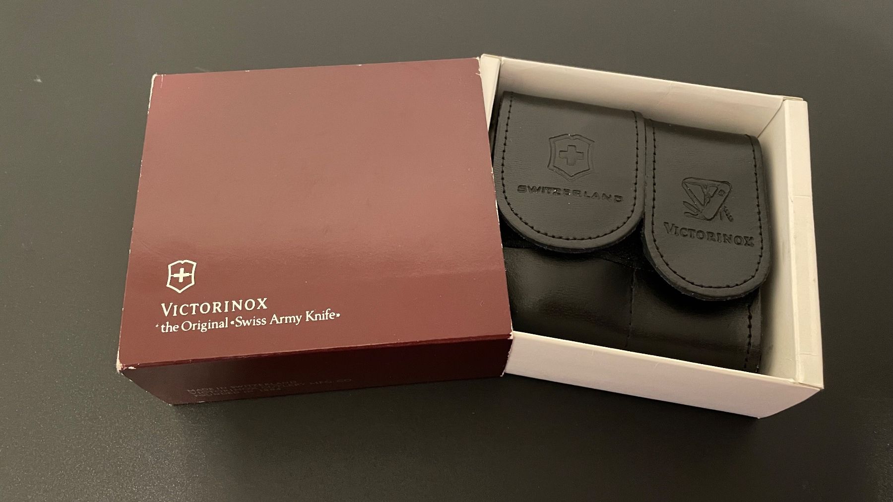 Victorinox Couteaux de poche: Victorinox Survival Kit 1.8812 – Neuf avec emballage d'origine à Interlaken par Qatar 1
