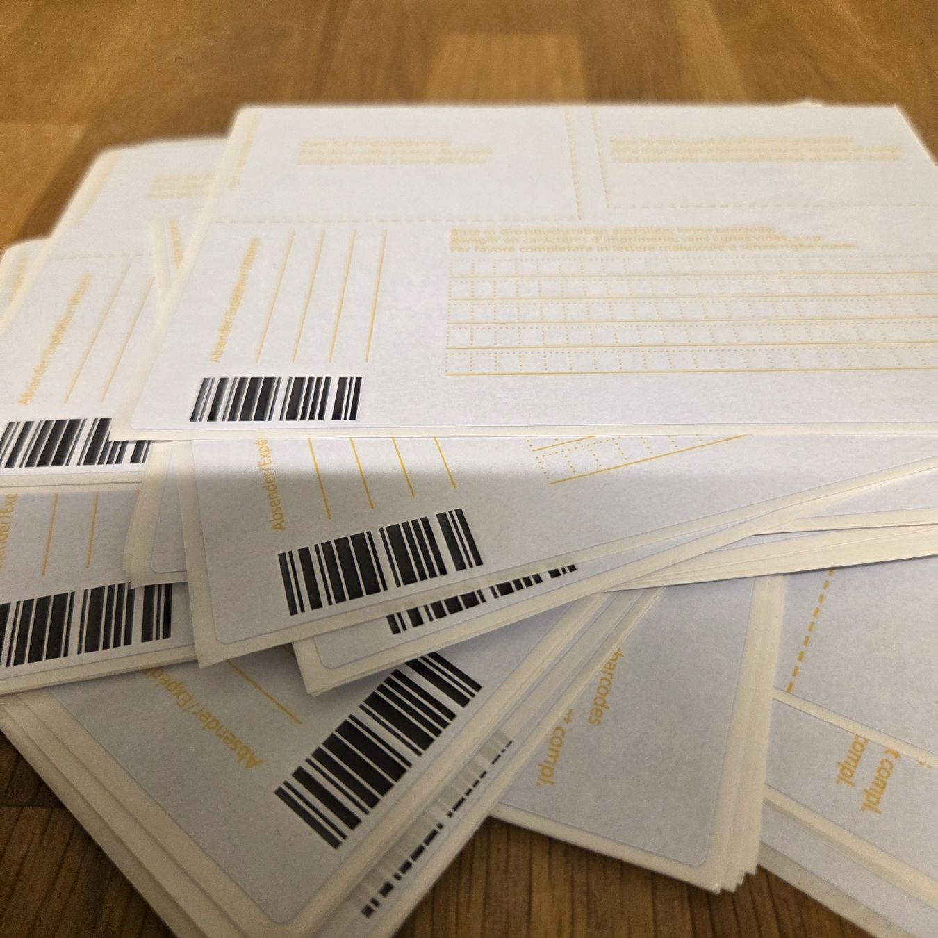Sticker: Neue Schweizer Post Paketkleber 70 Stück  – Nuovo (secondo la descrizione) da Stans venduto da Ducati16 4