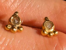 Ohrringe aus Gold (24 K), handgemacht mit echten Diamanten