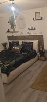 Lit bouclé blanc 160x200 + sommier  tête de lit rembourrée