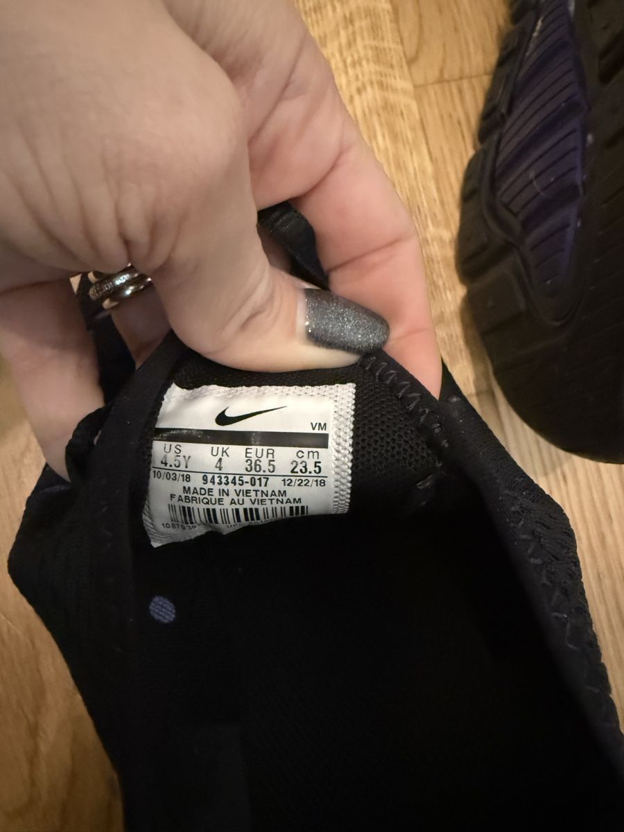 Nike Scarpe da donna: Nike 36.5 – Usato da Biel/Bienne venduto da Abeille01 1