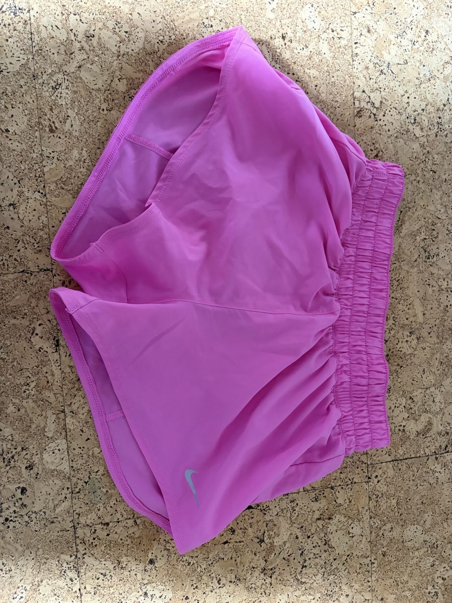 Nike Pantaloni: Nike Shorts XS pink neu – Nuovo (secondo la descrizione) da Wiler b. Seedorf venduto da Suenneli1980