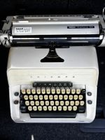Vintage Schreibmaschine Triumph Matura 50 – sehr schöner Zus