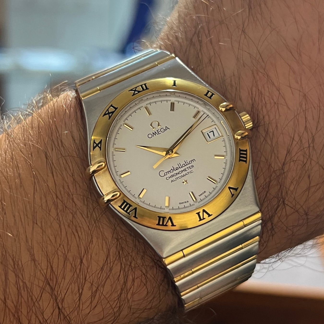 Omega Montres: FLASH SALE Omega Constellation Automatic Date Gold Bezel 120 – D'occasion à Carouge GE par Watchaser 3
