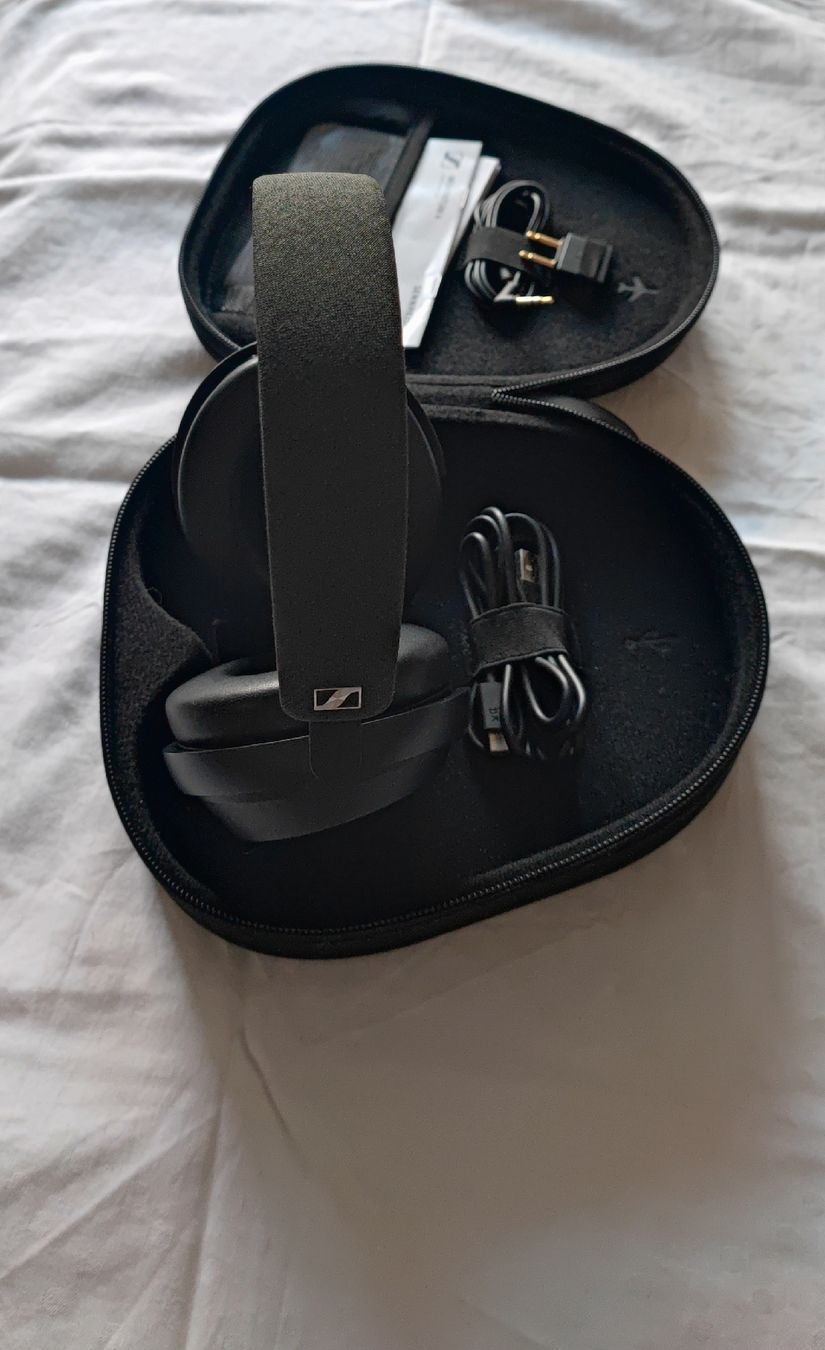 Sennheiser Kopfhörer: SENNHEISER Momentum 4 Wireless  Kopfhörer Over-ear – Gebraucht aus Zollikofen von zar_j67f 7