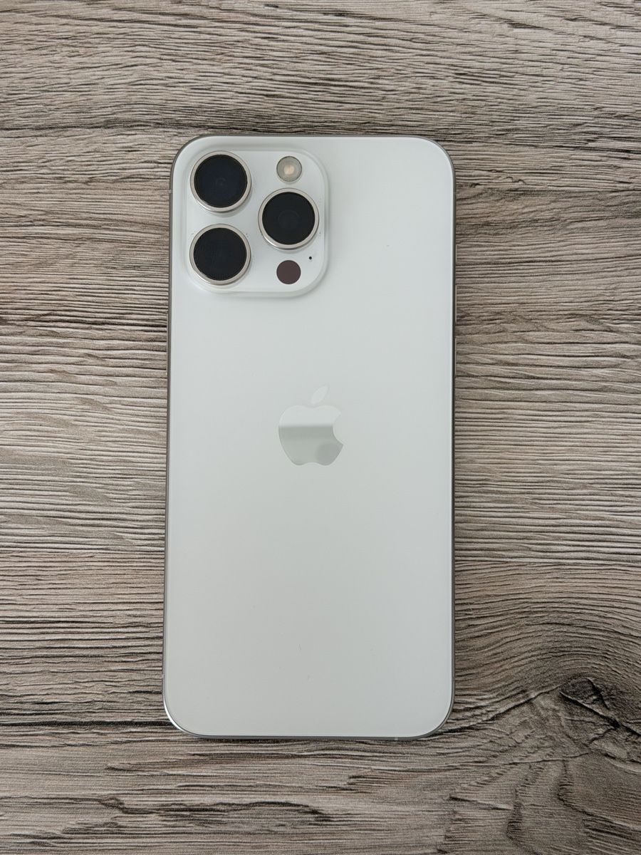 Apple Telefoni cellulari / Smartphones: iPhone 15 Pro Max – Usato da Wetzikon ZH venduto da ber_pr6n
