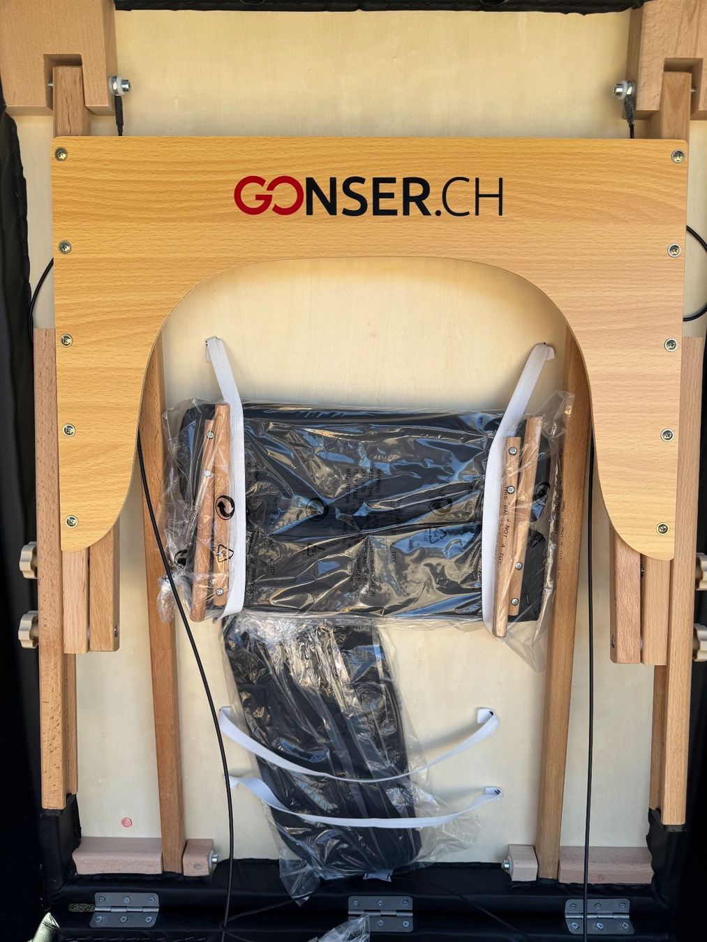 Kosmetik-& Massageliegen: Table de soins avec pieds en aluminium – Neu (gemäss Beschreibung) aus Oeschseite von -Luxury-On-Line- 4