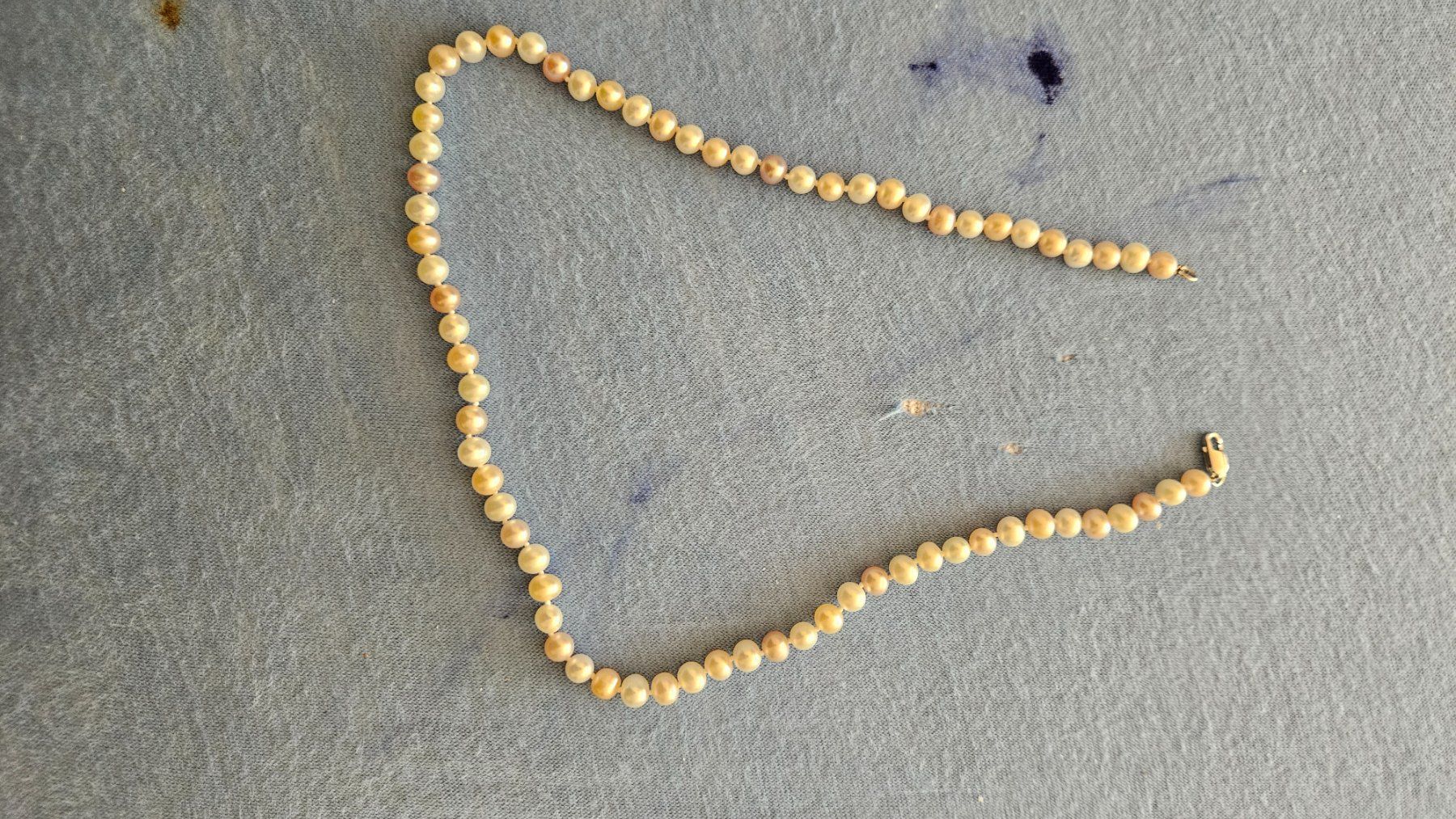 Catenine: Halskette Perlen mit Silberstempel 925 – Usato da Feldbrunnen venduto da Kolosseum111