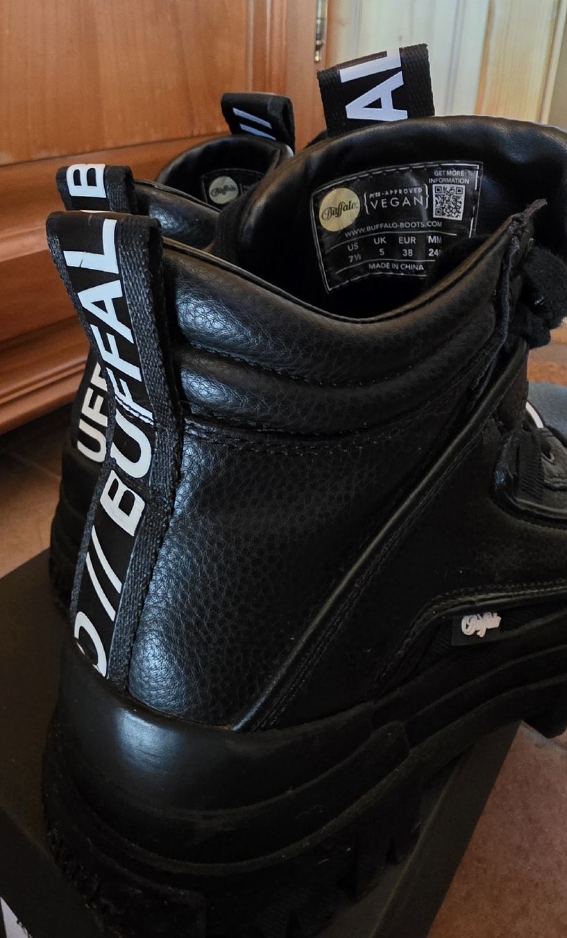 Buffalo Scarpe da donna: Buffalo Boots Damen Schwarz Grösse 38  – Nuovo (secondo la descrizione) da Wimmis venduto da sal_rj9j 1