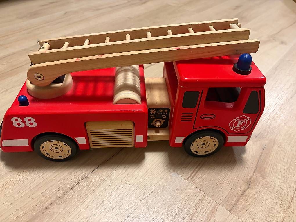 Giocattoli: Feuerwehrauto – Usato da Reinach BL venduto da Steinii 1