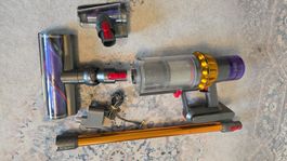 Dyson V11