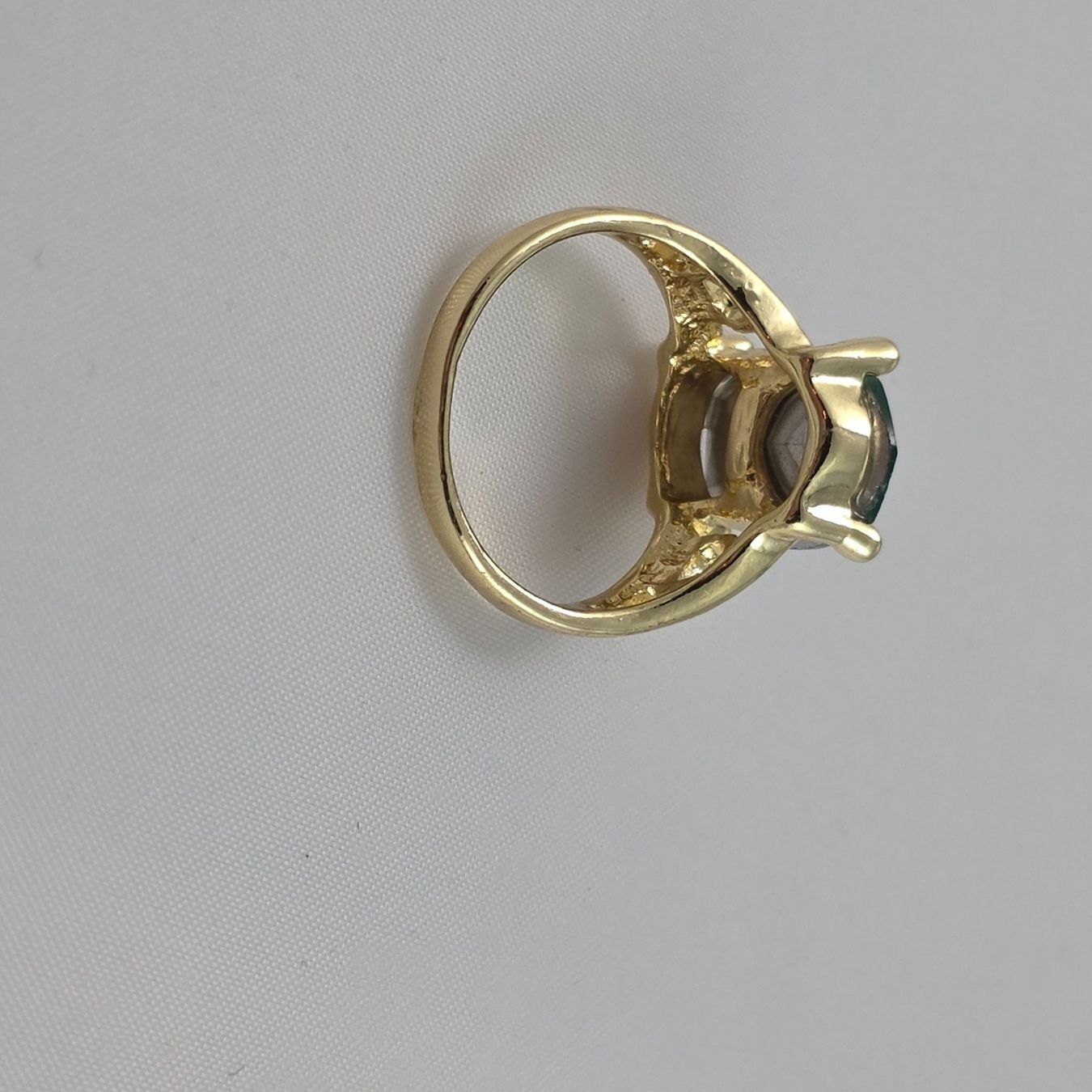 Ringe: Goldfarbener Ring mit grünem Stein S/M           681 – Gebraucht aus Wald ZH von Martin79 3