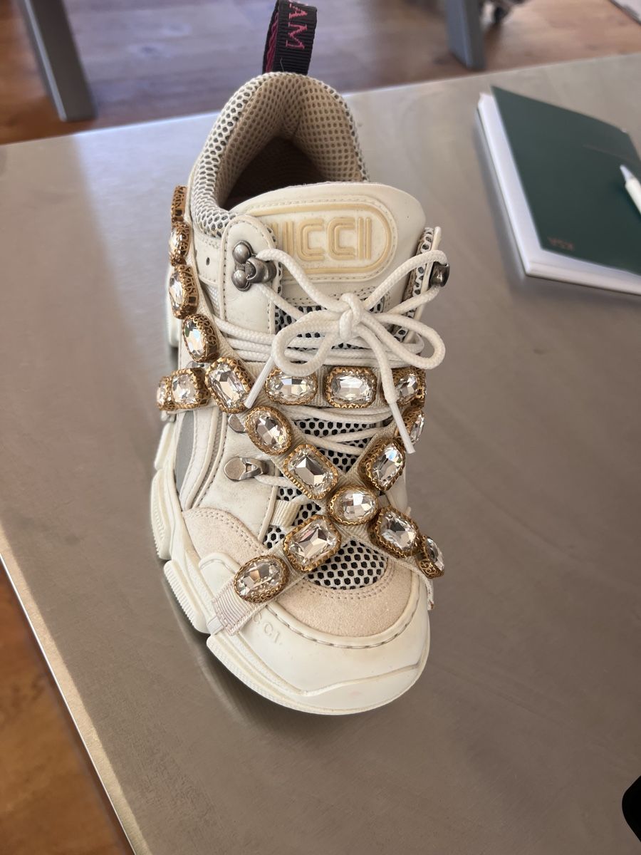 Gucci Damenschuhe: Gucci Flashtrek SEGA Ivory Removable Crystal – Neu (gemäss Beschreibung) aus Wölflinswil von antikuar 1
