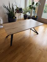 Tisch / Wohnzimmer