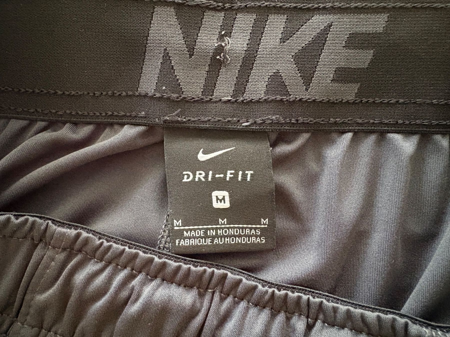 Nike Pantaloni: Shorts / Trainingsshorts - Grösse M - Nike – Usato da Oberuzwil venduto da jabano 2