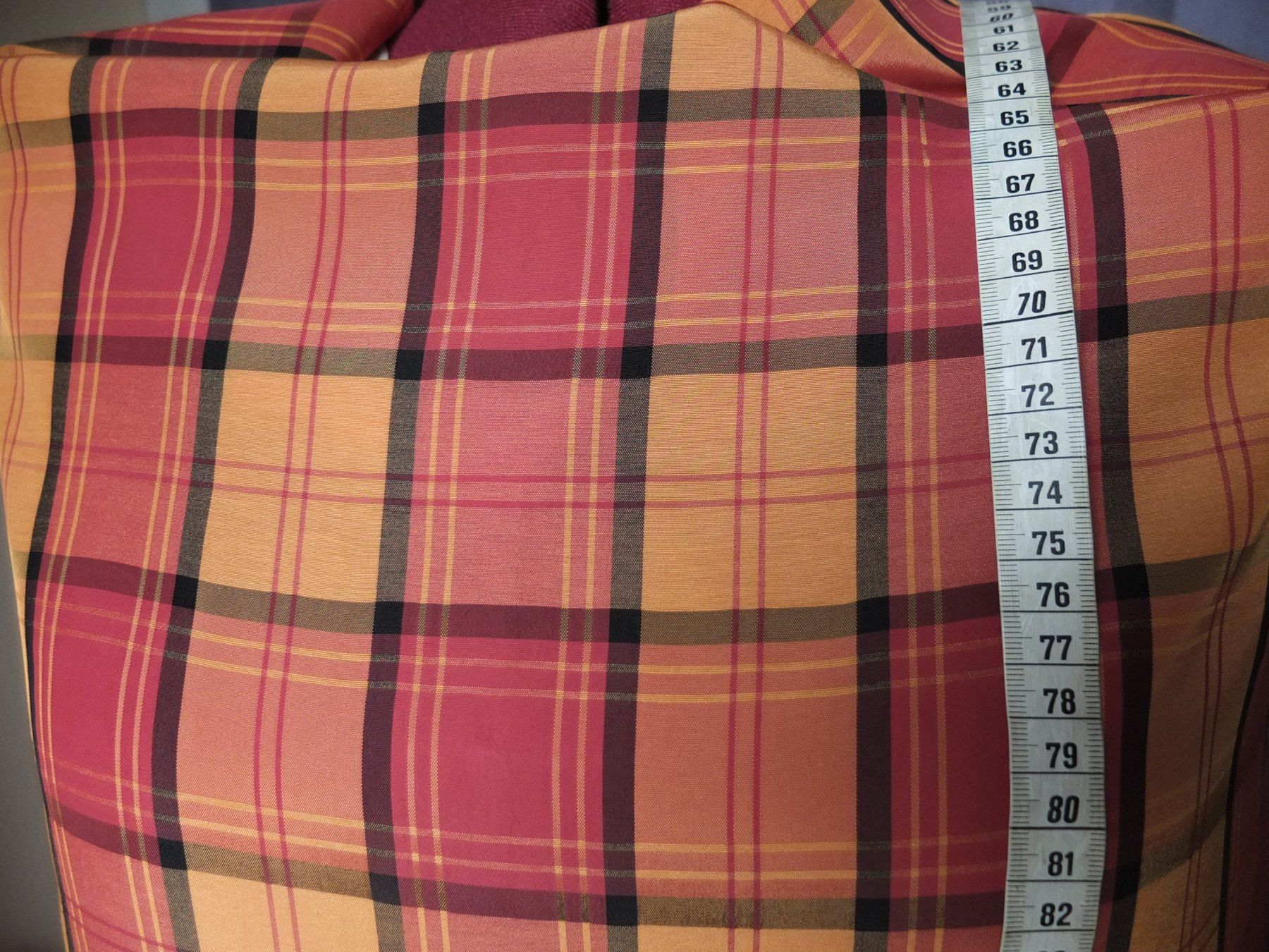 Tessuti: Leichter Stoff (93) Viskose/Polyester Orange Karo B155 L140 – Nuovo (secondo la descrizione) da St. Margrethen SG venduto da Profitboerse 3