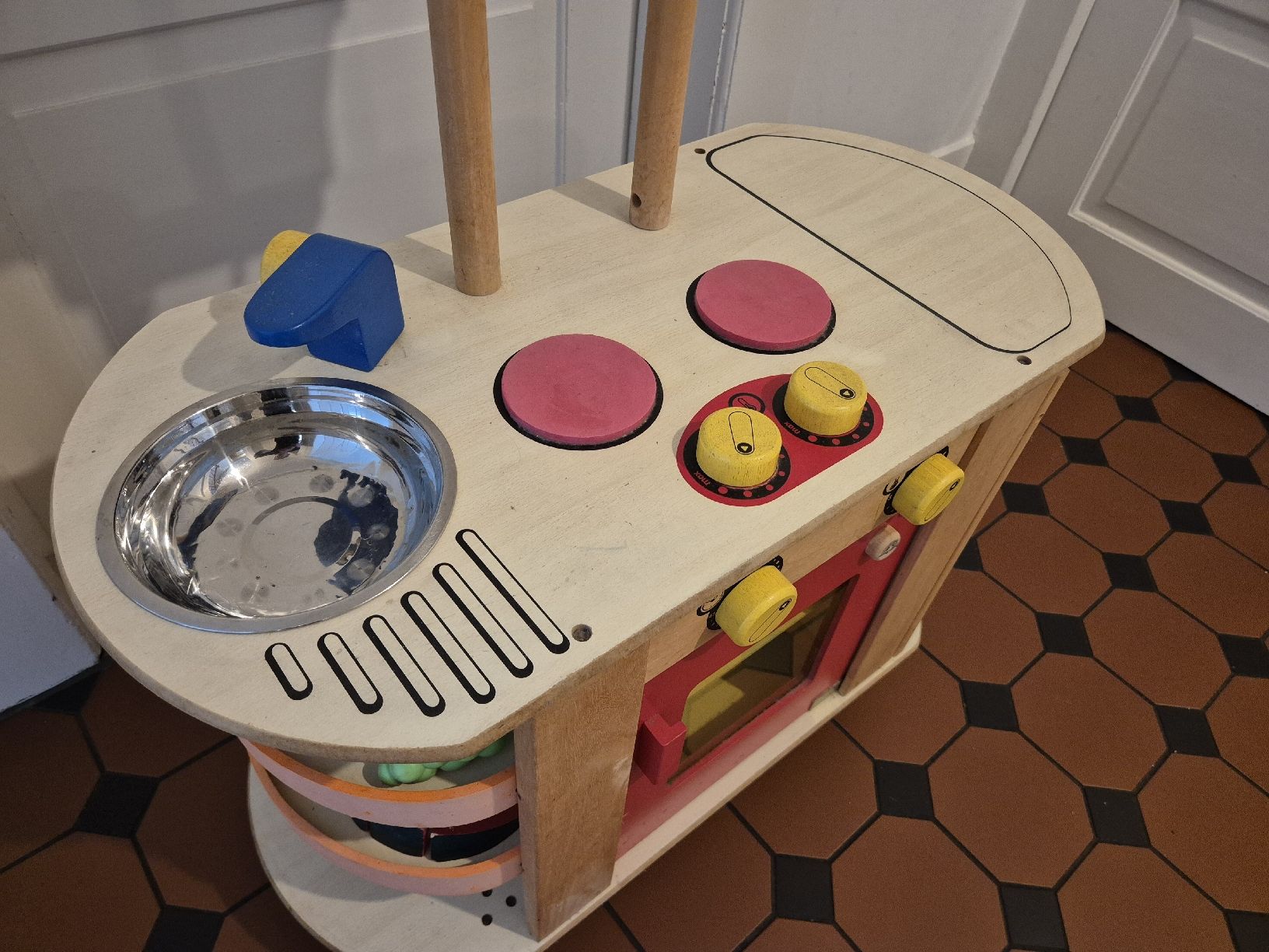 Giocattoli: Gebrauchte Kinderspielküche aus Holz – Usato da Oftringen venduto da Xxxmcsxxx 5