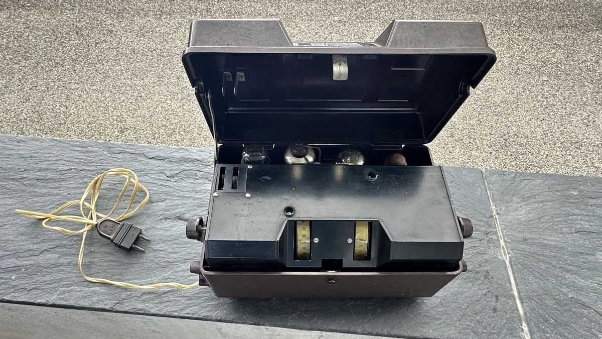 Philips Radio: Vintage Art Deco Radio – Usato da Aarburg venduto da Yula24 3