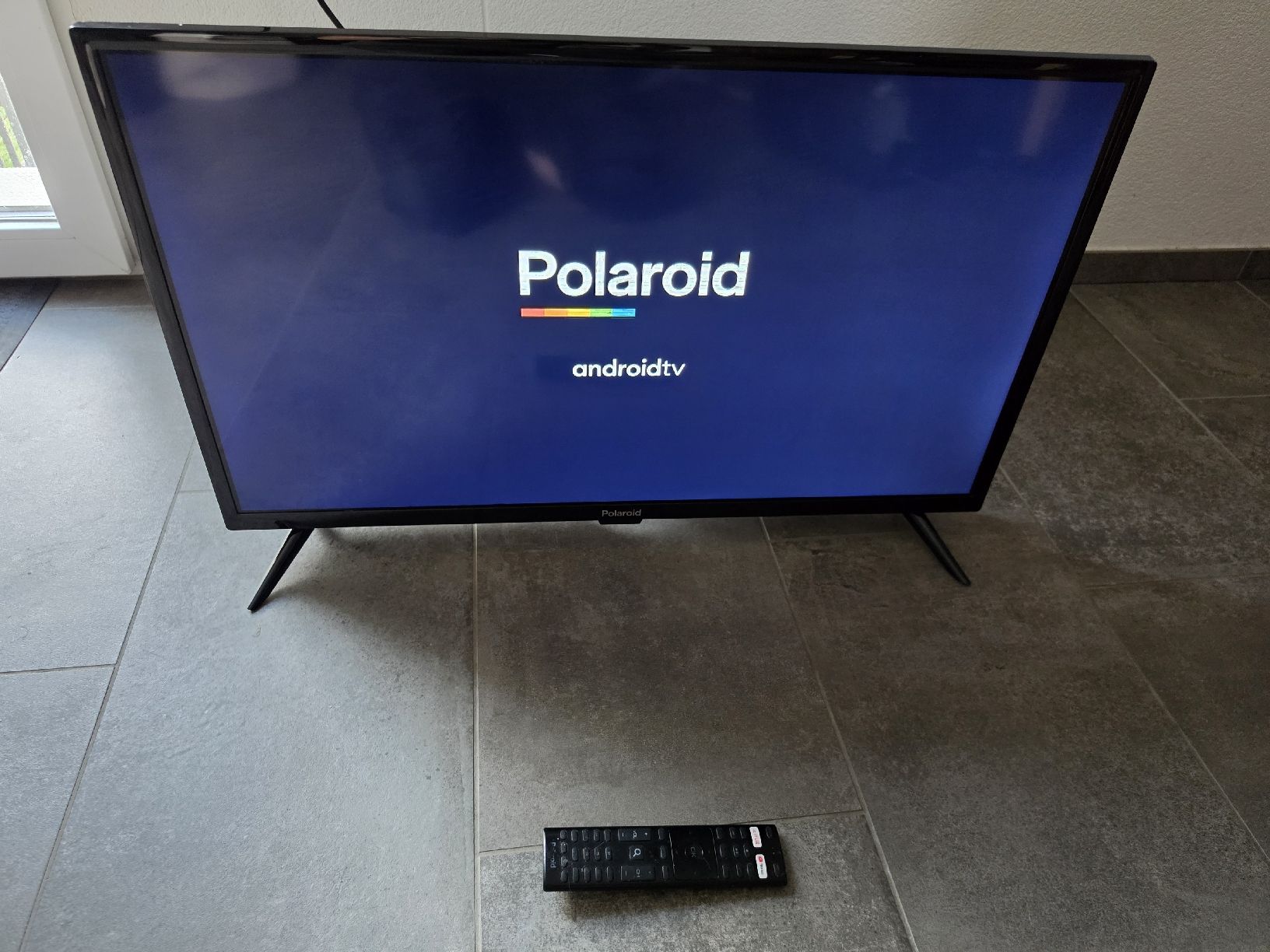Televisori: 32 zoll Smart TV mit Wandhalterung (Android) – Usato da Balsthal venduto da Nemesis85 1