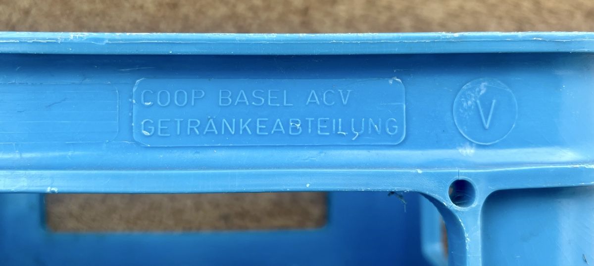 Weingestelle & -ständer: Vintage Getränkekasten  – Gebraucht aus Aesch BL von Sam-3 2