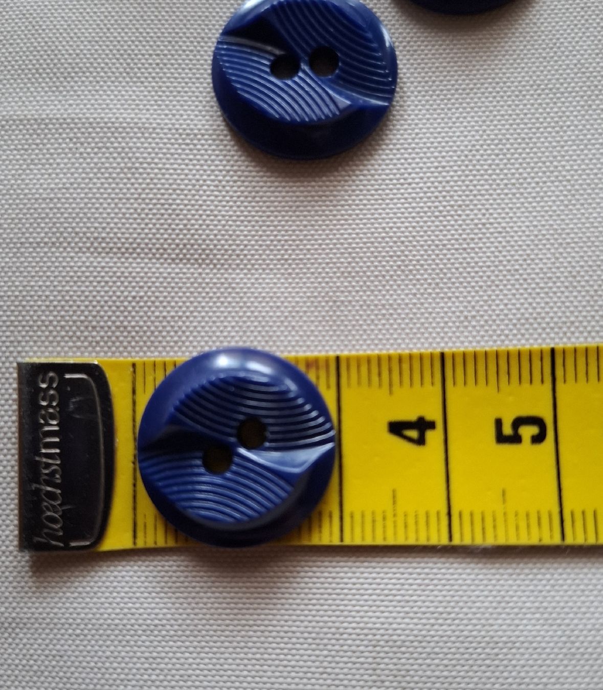 Knöpfe: 5 blaue Knöpfe, 20 mm. – Gebraucht aus Dietikon von Hirschkopf 2