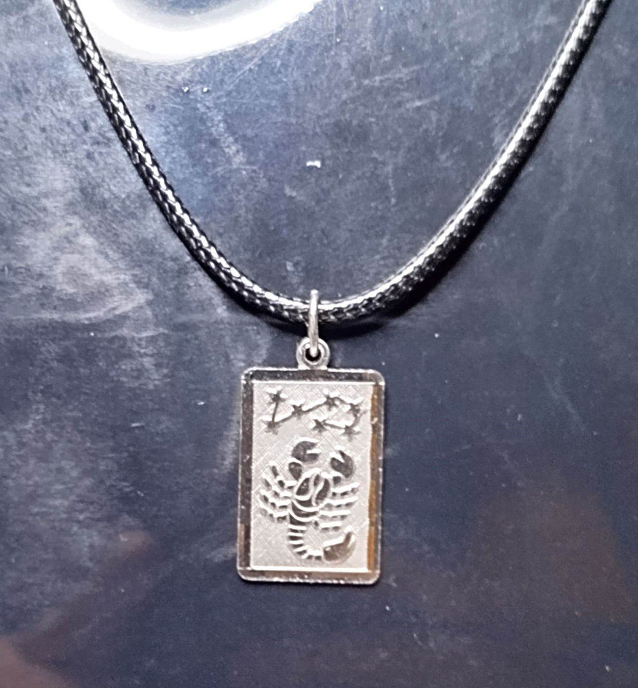 Catenine: Kette mit Anhänger Sternzeichen Skorpion – Nuovo (secondo la descrizione) da Olten venduto da Haendler01