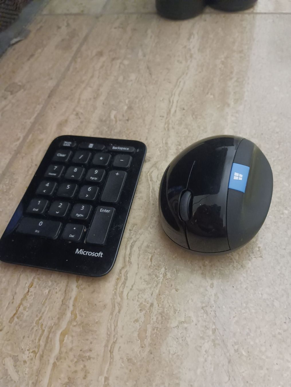 Microsoft Tastiere: Microsoft Wireless Ergonomic Keyboard & Mouse Set – Usato da Dietikon venduto da isa_pz9m