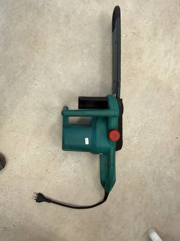 Sägen: Bosch Elektro Kettensäge – Gebraucht aus Wolfwil von Hannes.L