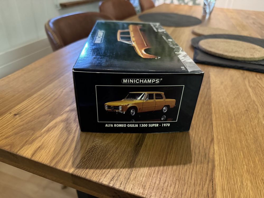 Miniature Minichamps 1/18 Alfa Romeo Giulia 1300 Super 1970 Jaune Ocre