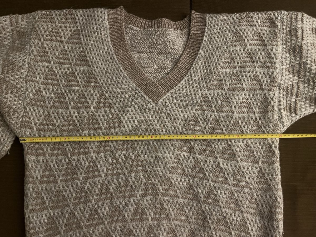 Maglioni & Felpe: Exklusiver Handgestrickter Wollpullover – Unikat – Usato da Zürich venduto da Hypera 4
