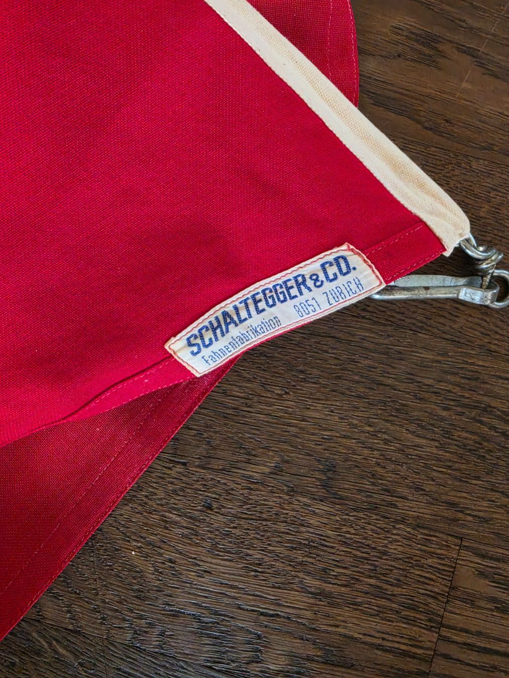 Drapeaux: Schweizerfahne Stoff - Schaltegger & Co. Zürich - genäht – D'occasion à Birr par DisDas 2