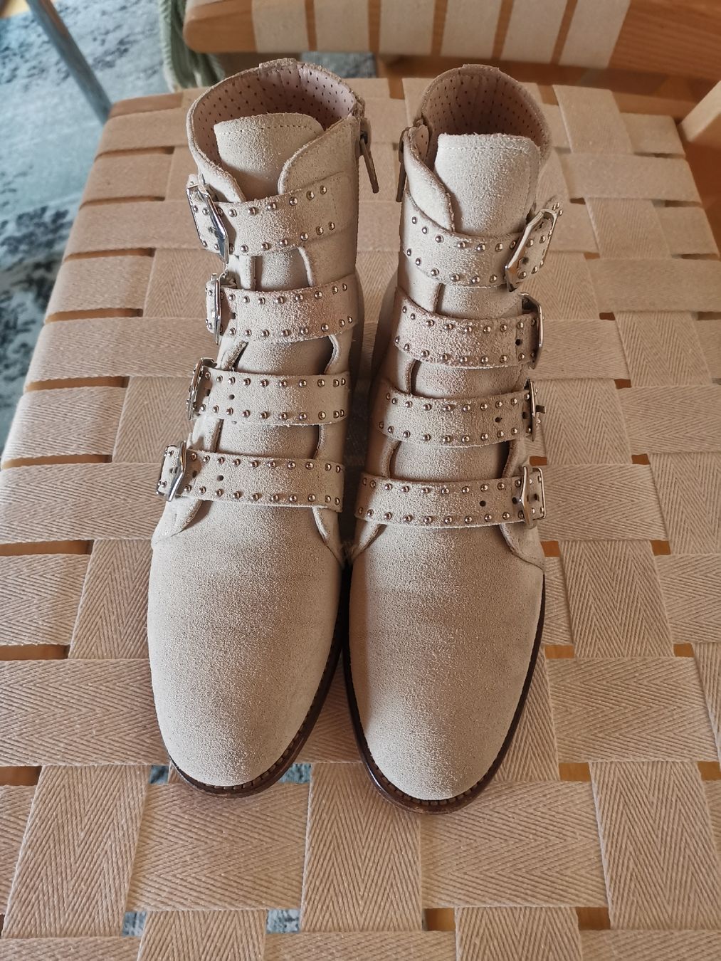 Scarpe da donna: Pertini Leder Stiefelette, Schnallen, Nieten – Usato da Uerikon venduto da pink_flamingo