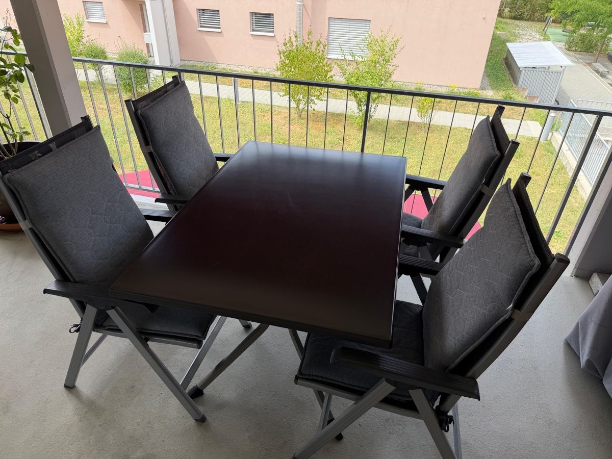 Kettler Set di tavolo e panche: Gartenset Tisch mit 4 Klappstühlen – Usato da Pfungen venduto da melos 1