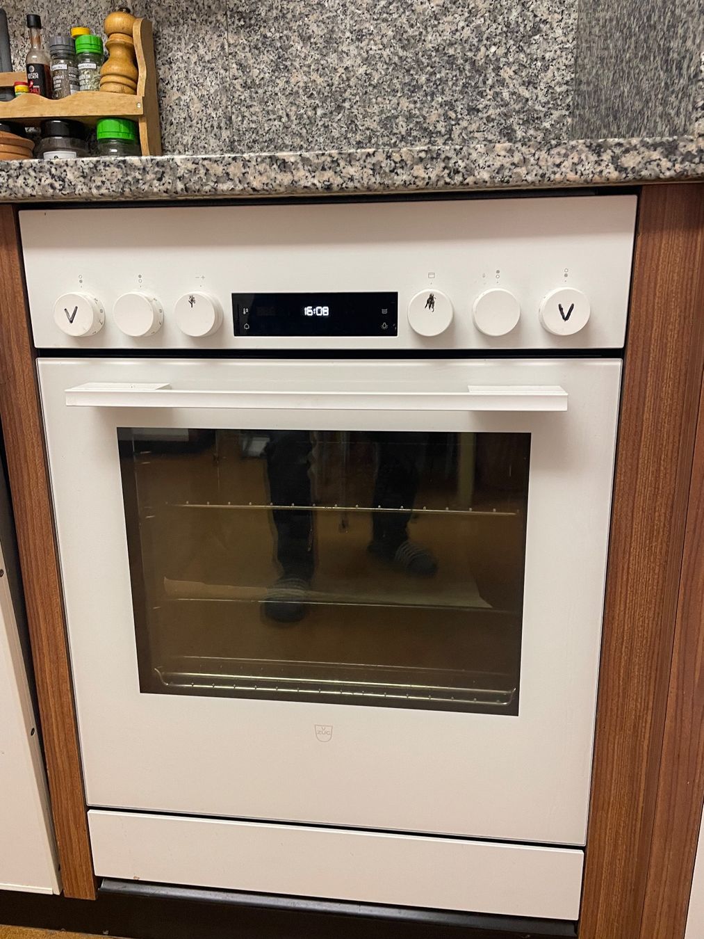 V-Zug Elettrodomestici da cucina: Vzug  Combair V600 Einbauherd mit Backofen – Usato da Churwalden venduto da Fortserj