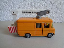 SIKU 2219 Mercedes 809 D mit Ruthmann Steiger