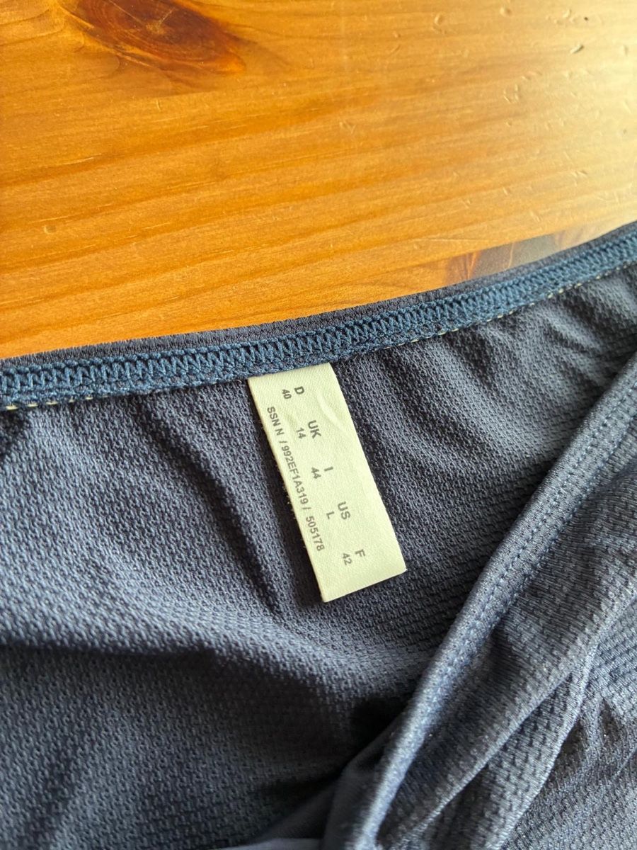 Esprit Kleiderpakete: Bikinis Esprit Grösse 42B – Gebraucht aus Rotkreuz von ZG6343 3