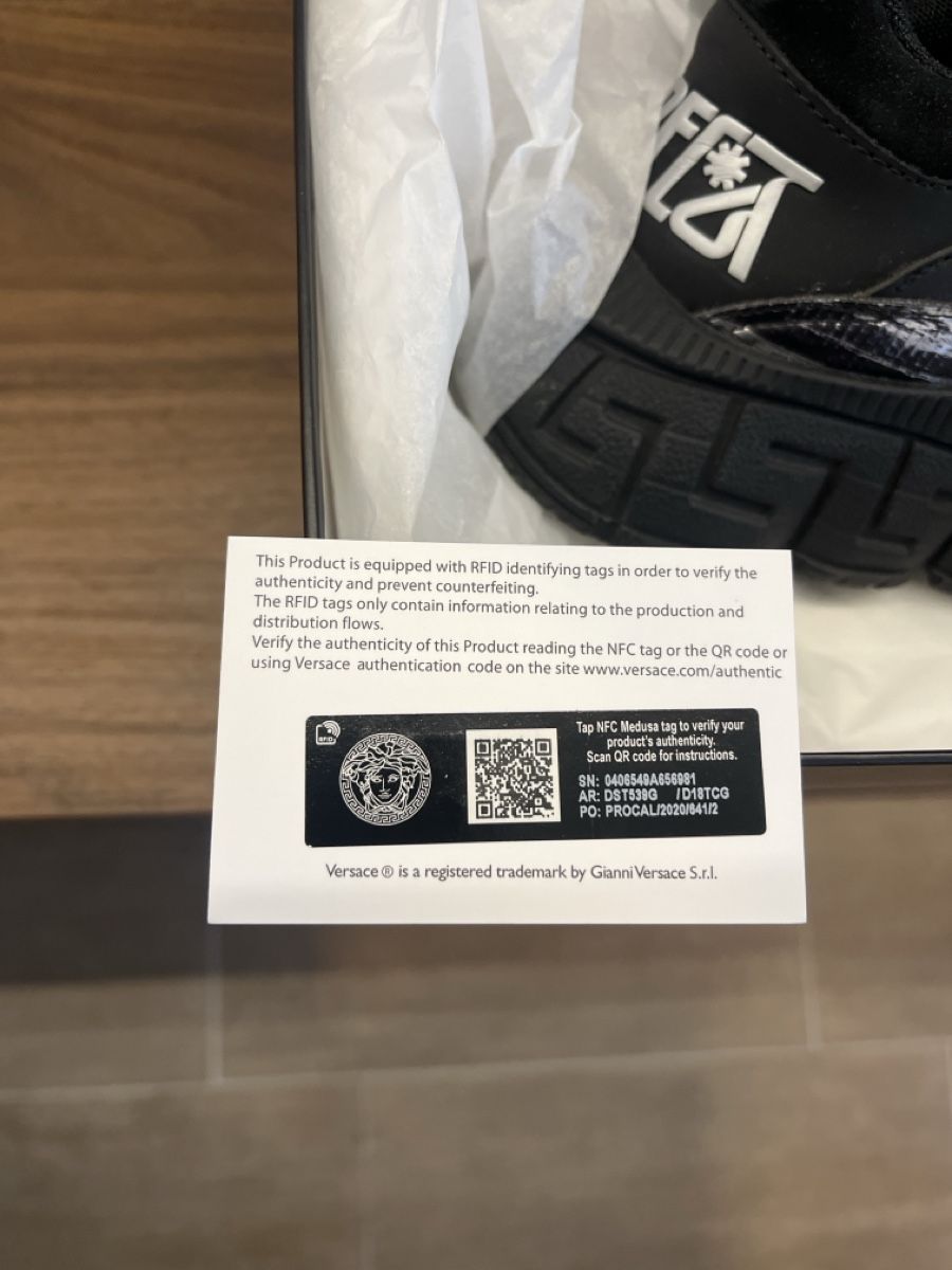 Scarpe da uomo: Versace sneaker T37 – Nuovo (secondo la descrizione) da Monthey venduto da srn_z9ww 5