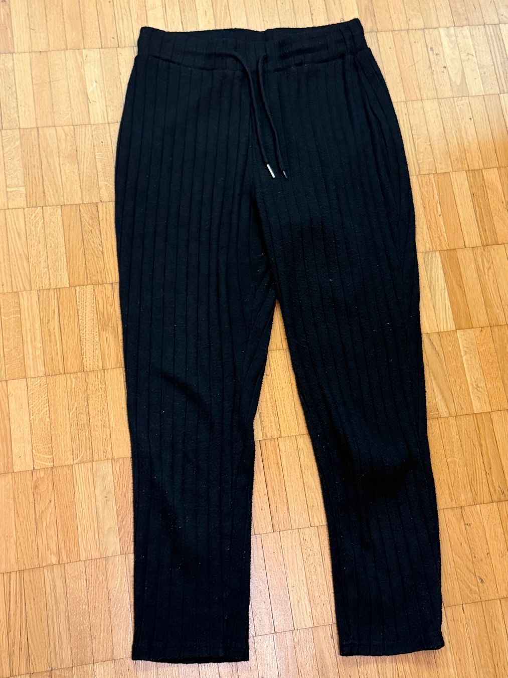 Pantaloni: Winter-Trend: Schwarze Strickhose, Grösse M – Usato da Hundwil venduto da Sandysan1702